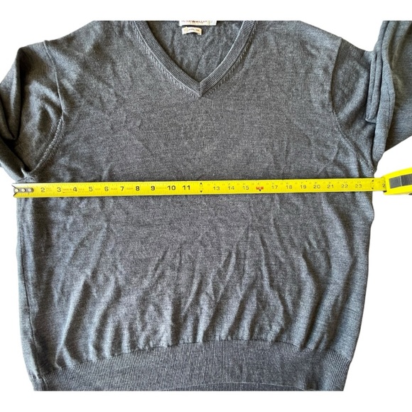Peter Millar Merino Wool V-Neck Sweater, Men’s XL - Picture 4 of 6